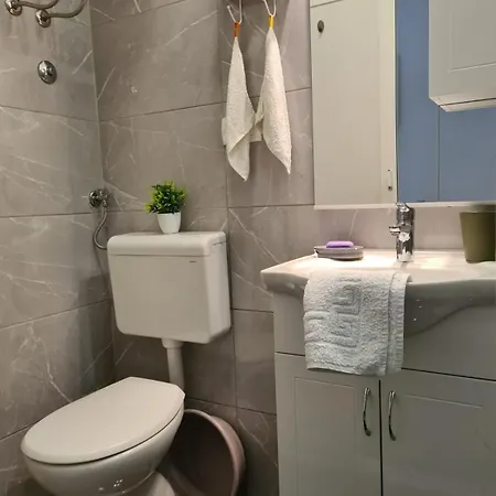Aloha Apartment *